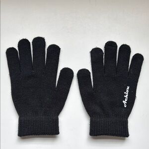 Black Knit Gloves w/Touchscreen Grip